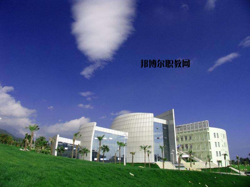 來(lái)鳳中等職業(yè)技術(shù)學(xué)校2020年報(bào)名條件、招生要求、招生對(duì)象