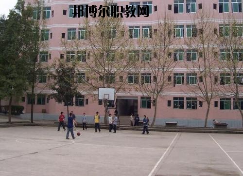 四川達(dá)州經(jīng)濟(jì)貿(mào)易學(xué)校2020年報(bào)名條件、招生要求、招生對象