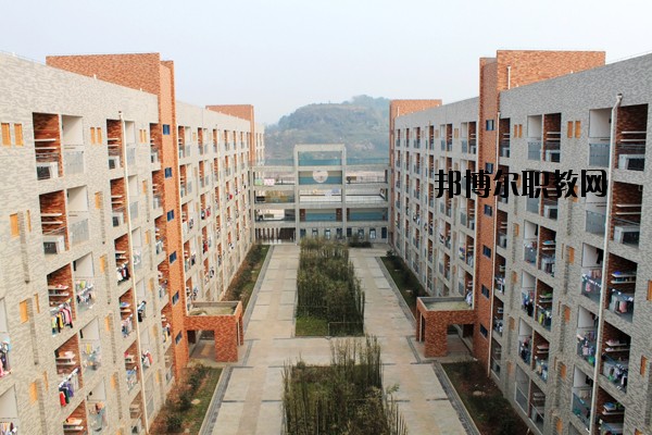 曲靖馬龍縣職業(yè)技術(shù)學(xué)校2020年報(bào)名條件、招生要求、招生對(duì)象