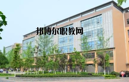 成都市恒輝技工學(xué)校2020年報(bào)名條件、招生要求、招生對(duì)象