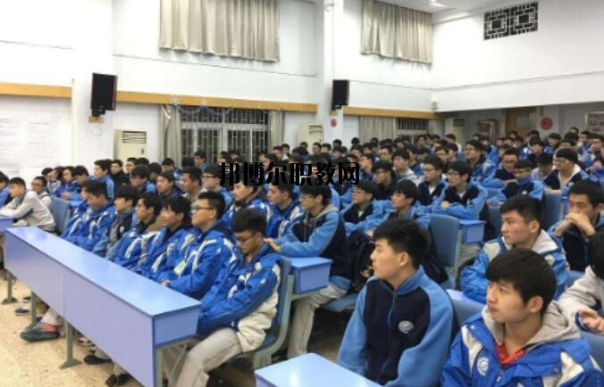 貴州銅仁玉昆中等專業(yè)學(xué)校2020年報(bào)名條件、招生要求、招生對(duì)象