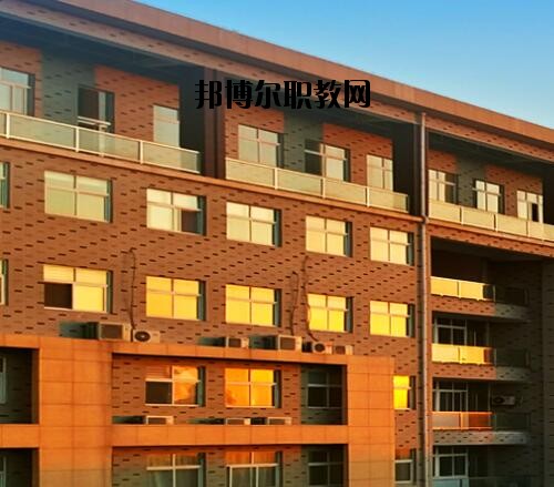 新鄉(xiāng)職業(yè)教育中心2021年報名條件、招生對象