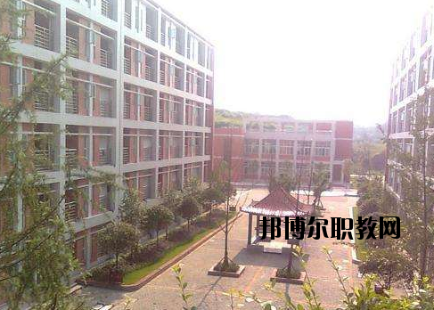 新市職業(yè)高級中學怎么樣，好不好