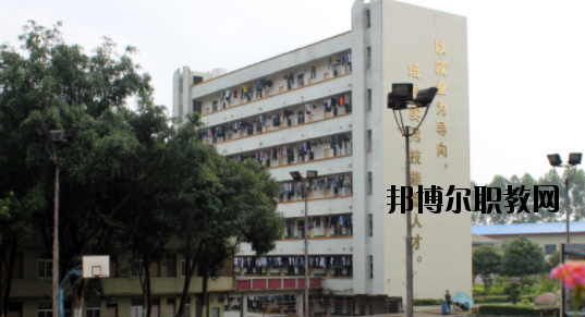 廣西梧州商貿(mào)學(xué)校2020年報名條件、招生要求、招生對象 