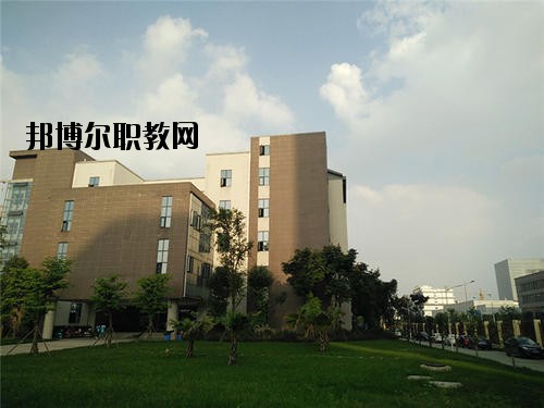 內(nèi)江科技開發(fā)學(xué)校2020年報名條件、招生要求、招生對象