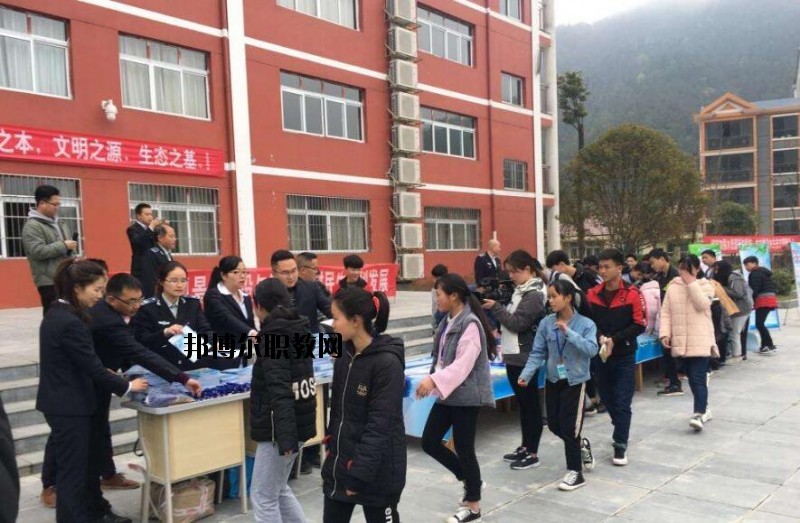 錦屏中等職業(yè)技術(shù)學(xué)校2020年報(bào)名條件、招生要求、招生對(duì)象