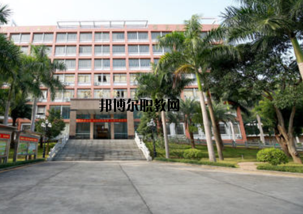 重慶華陽技工學校2020年報名條件、招生要求、招生對象