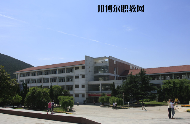 江蘇張家港第三職業(yè)高級(jí)中學(xué)2020年報(bào)名條件、招生要求、招生對(duì)象