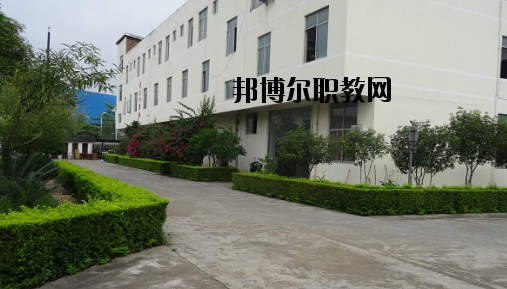 廣西玉林畜牧獸醫(yī)學(xué)校2020年報(bào)名條件、招生要求、招生對(duì)象 