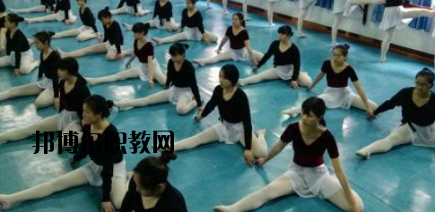 酒泉農(nóng)墾技工學校2020年學費、收費多少