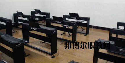 酒泉農(nóng)墾技工學(xué)校2020年報(bào)名條件、招生要求、招生對(duì)象