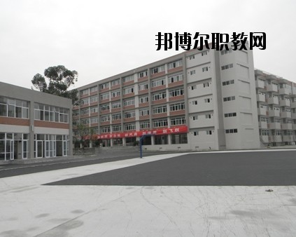 綿陽機(jī)電工程學(xué)校2020年報(bào)名條件、招生要求、招生對(duì)象