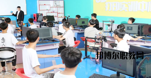 甘肅秦隴技工學(xué)校2020年報名條件、招生要求、招生對象