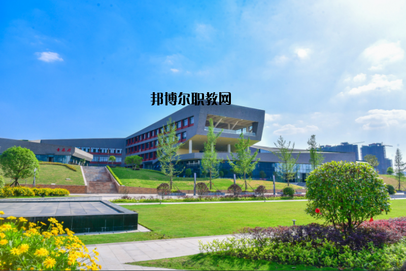 四川省經(jīng)濟(jì)管理學(xué)校2020年報名條件、招生要求、招生對象