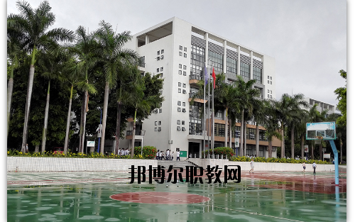 東莞電子科技學(xué)校2020年報名條件、招生要求、招生對象