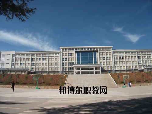 文山職業(yè)高級中學(xué)2020年學(xué)費、收費多少