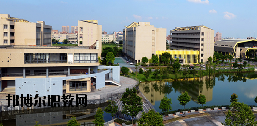 東莞理工學(xué)校2020年報名條件、招生要求、招生對象