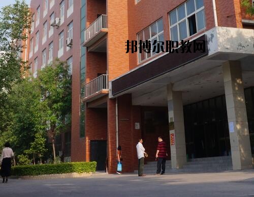 河南理工中等專業(yè)學(xué)校2021年報(bào)名條件、招生對(duì)象