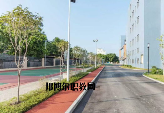 廣東華文航空藝術(shù)職業(yè)學(xué)校2020年報(bào)名條件、招生要求、招生對象