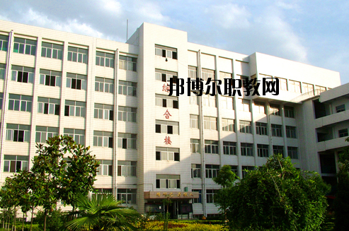 南陽文化藝術(shù)學校2021年報名條件、招生要求、招生對象