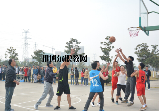 合肥市公交技工學(xué)校2022年報名條件、招生要求、招生對象