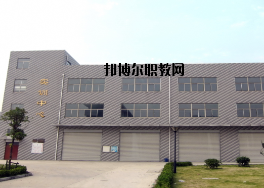 合肥市公交技工學(xué)校2022年招生辦聯(lián)系電話(huà)