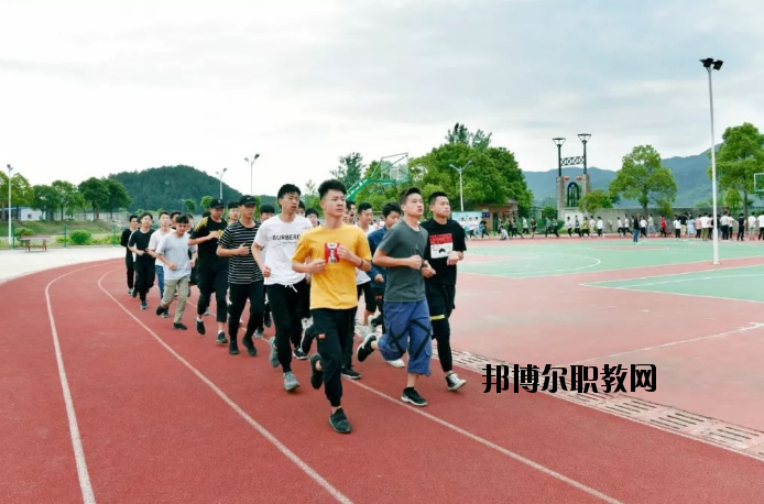九江廬山西海藝術(shù)學(xué)校2020年報(bào)名條件、招生要求、招生對(duì)象