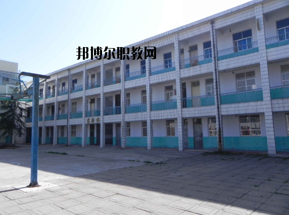 洛陽(yáng)中醫(yī)藥學(xué)校2021年報(bào)名條件、招生要求、招生對(duì)象