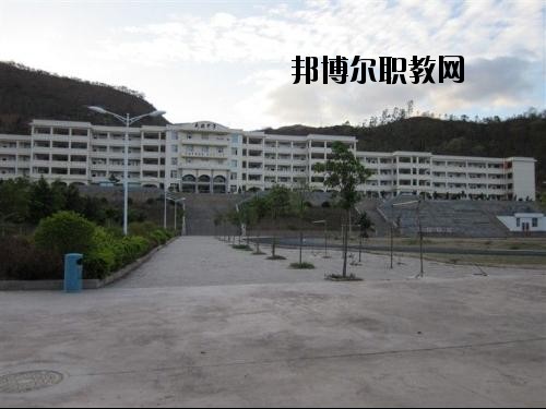 保山隆陽區(qū)職業(yè)技術(shù)學(xué)校2020年學(xué)費、收費多少