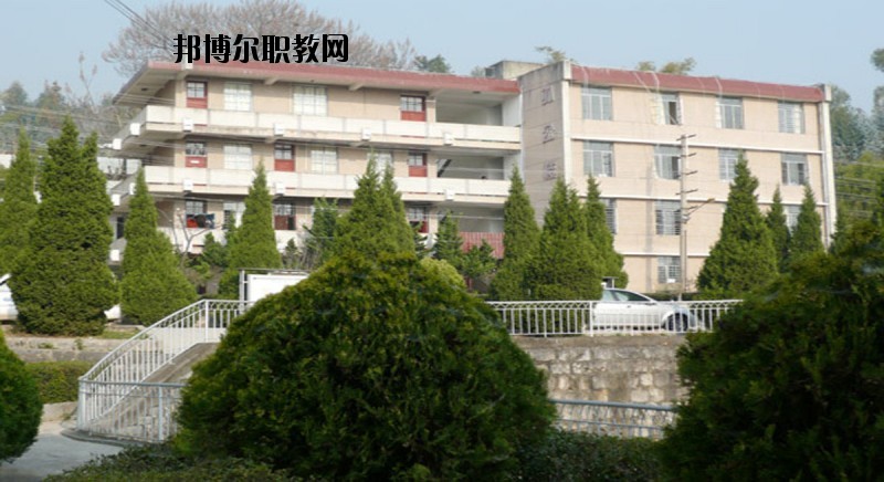保山隆陽區(qū)職業(yè)技術(shù)學(xué)校2020年報名條件、招生要求、招生對象