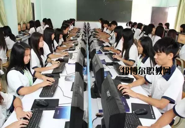 肇慶高要技工學(xué)校2020年報名條件、招生要求、招生對象