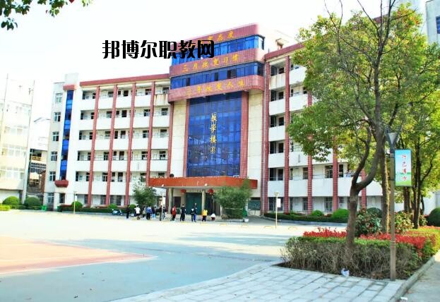 孝感工業(yè)學(xué)校2020年報(bào)名條件、招生要求、招生對(duì)象