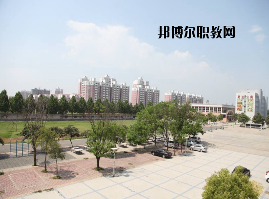 平頂山財(cái)經(jīng)學(xué)校怎么樣、好不好
