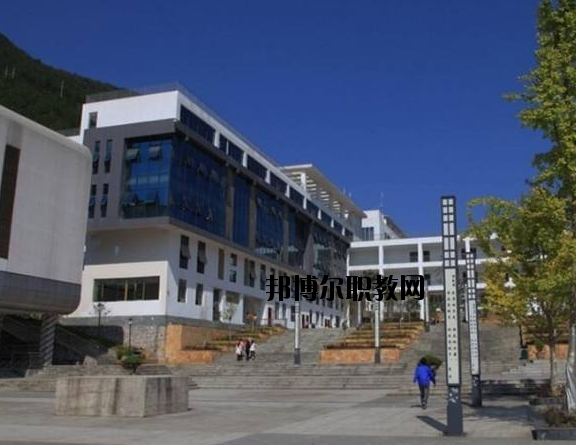 湖北宜昌城市建設(shè)學(xué)校2020年報(bào)名條件、招生要求、招生對(duì)象