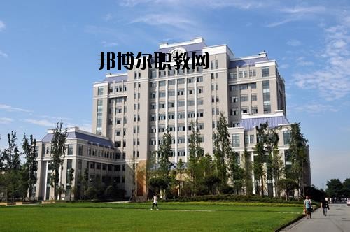 南充通信運輸職業(yè)學(xué)校2020年報名條件、招生要求、招生對象
