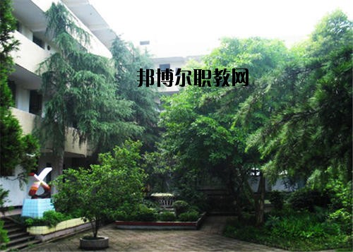 內(nèi)江求是職業(yè)技術(shù)學(xué)校2020年報(bào)名條件、招生要求、招生對(duì)象