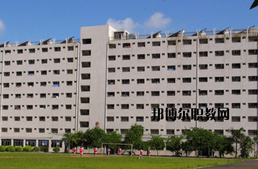 廣東輕工業(yè)技師學(xué)院2020年報名條件、招生要求、招生對象