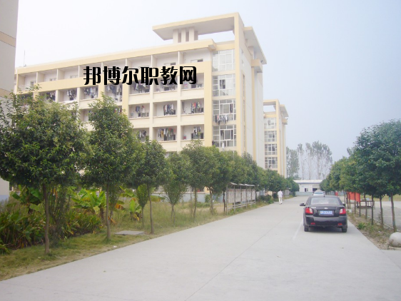 阜陽(yáng)工商貿(mào)易學(xué)校怎么樣、好不好