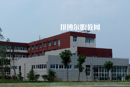 天長(zhǎng)工業(yè)學(xué)校2020年報(bào)名條件、招生要求、招生對(duì)象