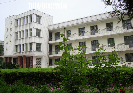 安徽霍邱師范學(xué)校2020年報名條件、招生要求、招生對象