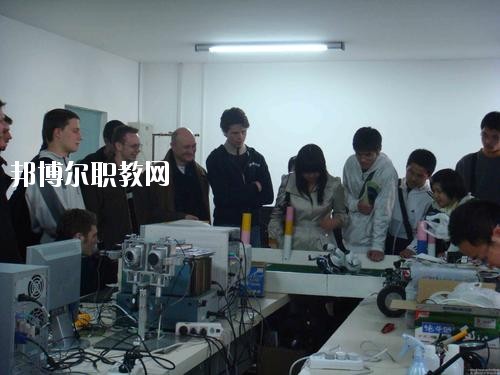 瀘州化工廠技工學校2020年報名條件、招生要求、招生對象
