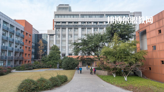 臨夏州民族學校2020年報名條件、招生要求、招生對象