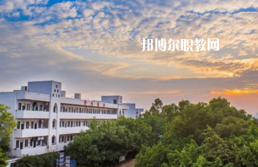 廣州市南沙區(qū)嶺東職業(yè)技術(shù)學(xué)校2020年報名條件、招生要求、招生對象
