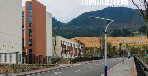 貴州建設(shè)職業(yè)技術(shù)學(xué)院中職部2020年報(bào)名條件、招生要求、招生對象