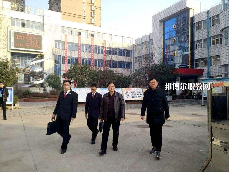 潢川縣職業(yè)教育中心2021年報名條件、招生要求、招生對象