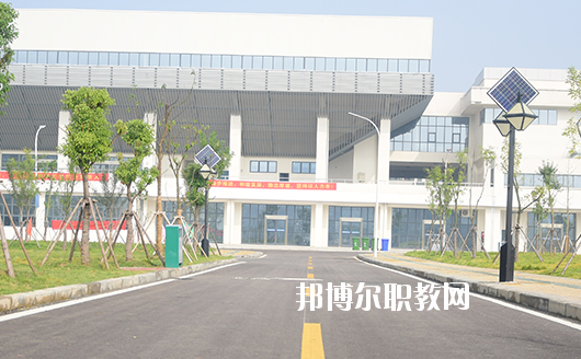 安徽蚌埠技師學(xué)院2020年報(bào)名條件、招生要求、招生對(duì)象
