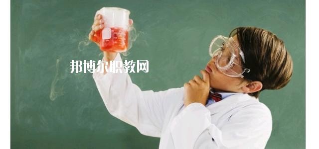 四川2020年中專幼師學(xué)?？梢钥即髮? width=