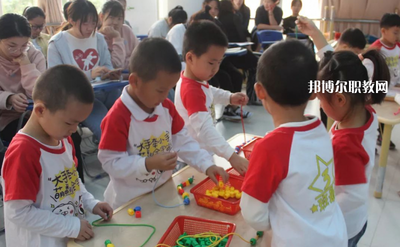 貴陽2021年中專幼師學(xué)?？梢钥即髮? width=