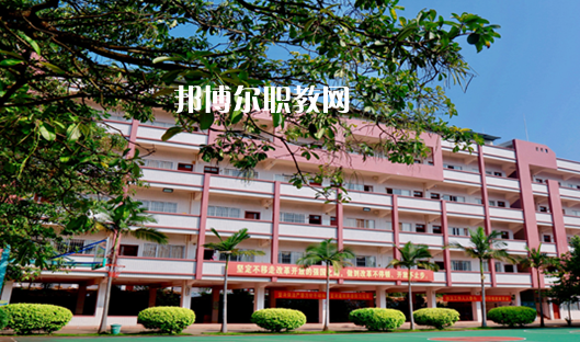 肇慶廣寧衛(wèi)生中等職業(yè)技術(shù)學(xué)校2021年報(bào)名條件、招生要求、招生對(duì)象