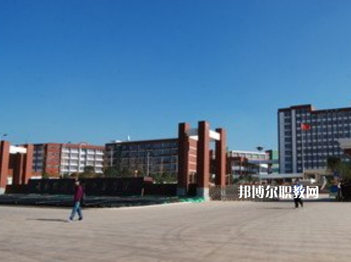 重慶松溉中等職業(yè)技術(shù)學校2021年報名條件、招生對象